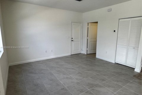 Adosado en alquiler en Pembroke Pines, Florida, 3 dormitorios, 167.13 m2 № 1938222 - foto 16