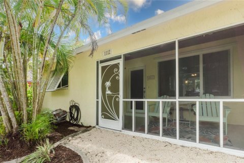 House in Hollywood, Florida 2 bedrooms, 102.01 sq.m. № 1996174 - photo 23