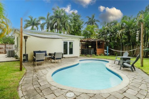 House in Hollywood, Florida 2 bedrooms, 102.01 sq.m. № 1996174 - photo 20