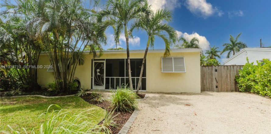 House in Hollywood, Florida 2 bedrooms, 102.01 sq.m. № 1996174