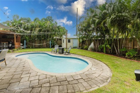 House in Hollywood, Florida 2 bedrooms, 102.01 sq.m. № 1996174 - photo 18