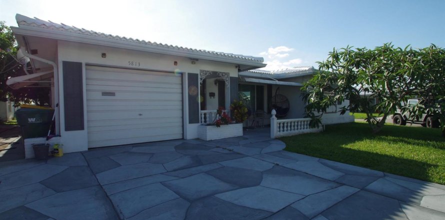Casa en Tamarac, Florida 3 dormitorios, 116.78 m2 № 2175646