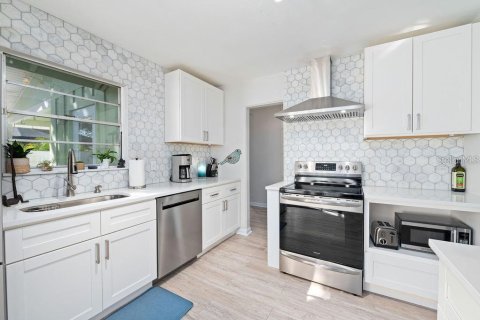 Villa ou maison à louer à Sarasota, Floride: 3 chambres, 159.98 m2 № 2115471 - photo 15