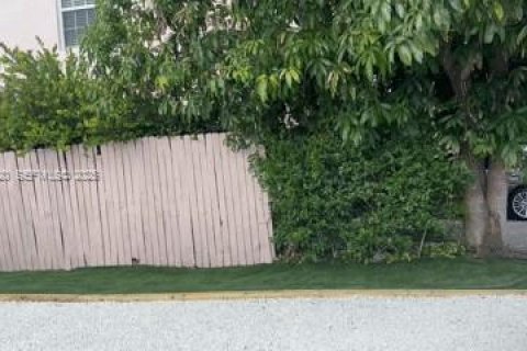 Commercial property in Fort Lauderdale, Florida 193.24 sq.m. № 1940967 - photo 14