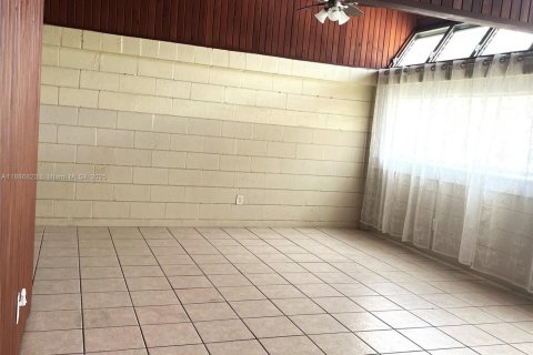 Купить коммерческую недвижимость в Форт-Лодердейл, Флорида 193.24м2, № 1940967 - фото 2