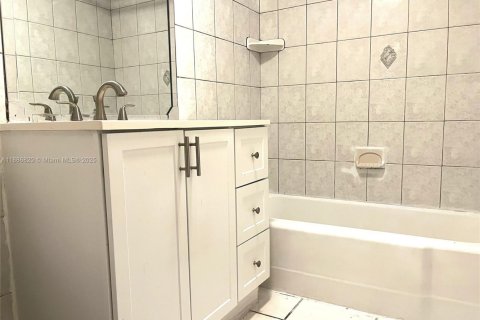 Купить коммерческую недвижимость в Форт-Лодердейл, Флорида 193.24м2, № 1940967 - фото 9