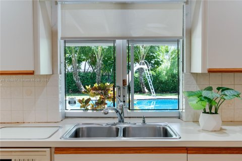 Casa en venta en Palmetto Bay, Florida, 3 dormitorios, 239.5 m2 № 1800917 - foto 12