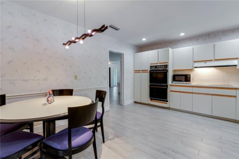 Casa en venta en Palmetto Bay, Florida, 3 dormitorios, 239.5 m2 № 1800917 - foto 11