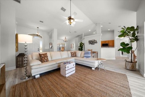 Villa ou maison à vendre à Ocala, Floride: 3 chambres, 161.46 m2 № 2430405 - photo 4