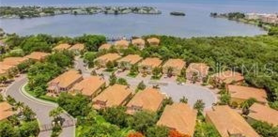 Adosado en Saint Petersburg, Florida 3 dormitorios, 203.83 m2 № 1509131