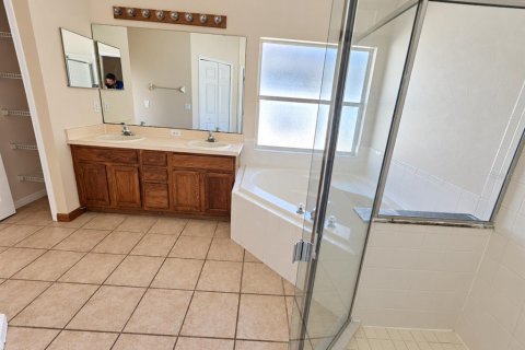 House in Kissimmee, Florida 3 bedrooms, 162.11 sq.m. № 2422822 - photo 7