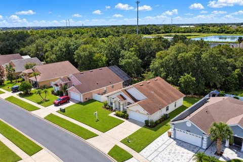 House in Kissimmee, Florida 3 bedrooms, 162.11 sq.m. № 2422822 - photo 6