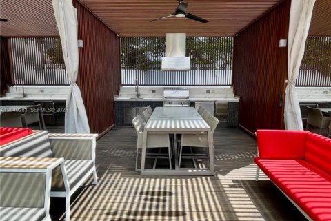 Copropriété à louer à Miami, Floride: 2 chambres, 105.35 m2 № 2241348 - photo 10