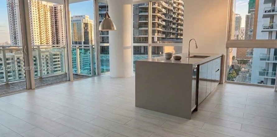 Condo à Miami, Floride, 2 chambres  № 2241348