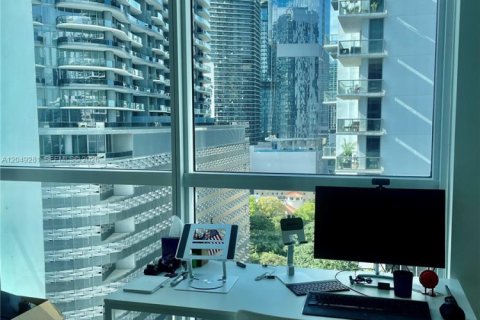 Copropriété à louer à Miami, Floride: 2 chambres, 105.35 m2 № 2241348 - photo 4