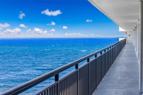 Condo in Fort Lauderdale, Florida, 2 bedrooms  № 1786593 - photo 9