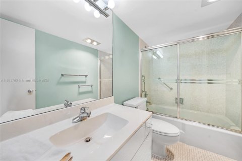 Condo in Fort Lauderdale, Florida, 2 bedrooms  № 1786593 - photo 14