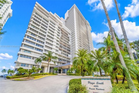 Condo in Fort Lauderdale, Florida, 2 bedrooms  № 1786593 - photo 21