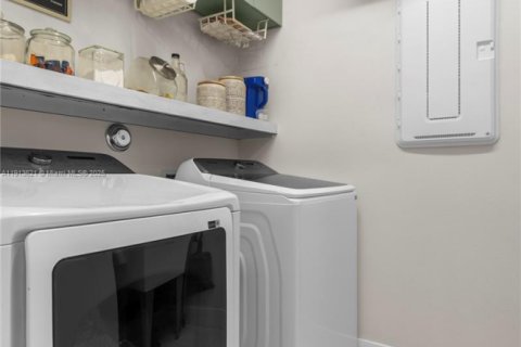 Купить виллу или дом в Лейк-Уорт, Флорида 6 спален, 274.99м2, № 1973955 - фото 26