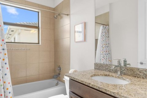 Купить виллу или дом в Лейк-Уорт, Флорида 6 спален, 274.99м2, № 1973955 - фото 18