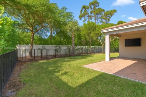 Купить виллу или дом в Лейк-Уорт, Флорида 6 спален, 274.99м2, № 1973955 - фото 30