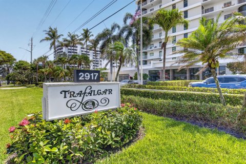 Condo in Highland Beach, Florida, 2 bedrooms № 2367783