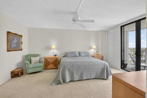 Condo in Highland Beach, Florida, 2 bedrooms  № 2367783 - photo 12