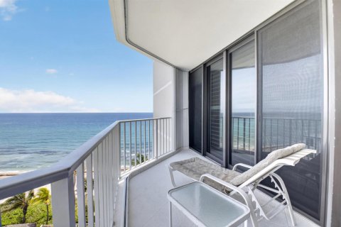 Condo in Highland Beach, Florida, 2 bedrooms  № 2367783 - photo 17
