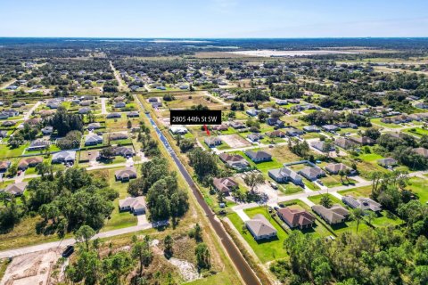 House in Lehigh Acres, Florida 4 bedrooms № 1830153 - photo 7