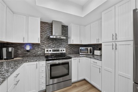 House in Venice, Florida 3 bedrooms, 121.79 sq.m. № 2390951 - photo 7