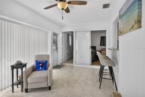 House in Venice, Florida 3 bedrooms, 121.79 sq.m. № 2390951 - photo 15