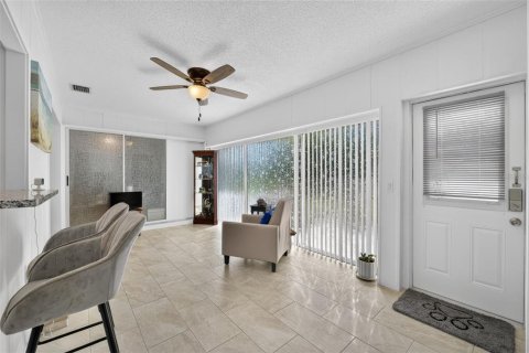 House in Venice, Florida 3 bedrooms, 121.79 sq.m. № 2390951 - photo 14