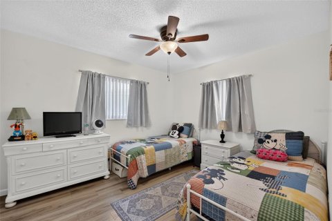 House in Venice, Florida 3 bedrooms, 121.79 sq.m. № 2390951 - photo 21