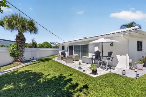 House in Venice, Florida 3 bedrooms, 121.79 sq.m. № 2390951 - photo 30