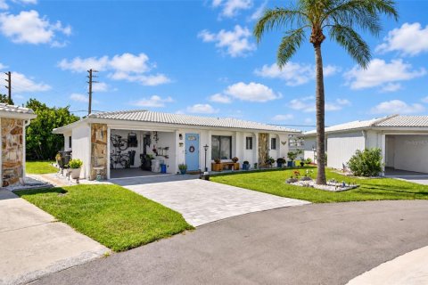 House in Venice, Florida 3 bedrooms, 121.79 sq.m. № 2390951 - photo 3