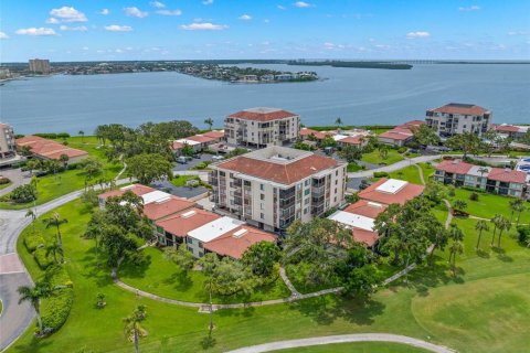 Condo in Saint Petersburg, Florida, 2 bedrooms  № 1843130 - photo 2