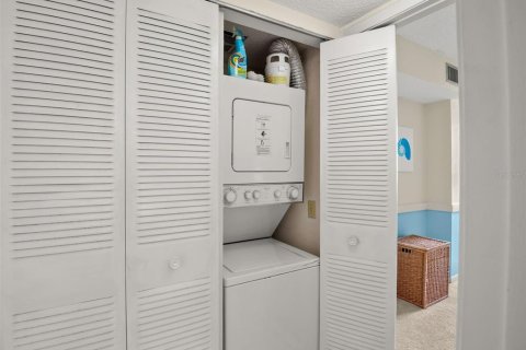 Condo in Saint Petersburg, Florida, 2 bedrooms  № 1843130 - photo 29