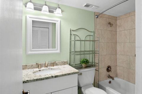 Condo in Saint Petersburg, Florida, 2 bedrooms  № 1843130 - photo 27