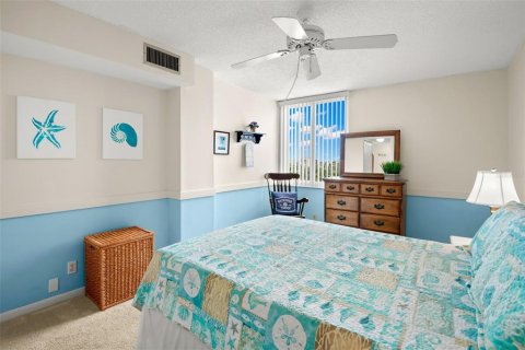 Condo in Saint Petersburg, Florida, 2 bedrooms  № 1843130 - photo 25