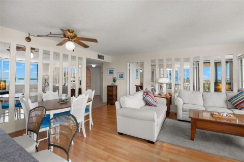 Condo in Saint Petersburg, Florida, 2 bedrooms  № 1843130 - photo 5