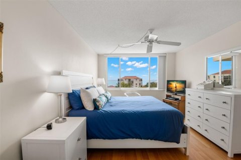Condo in Saint Petersburg, Florida, 2 bedrooms  № 1843130 - photo 17