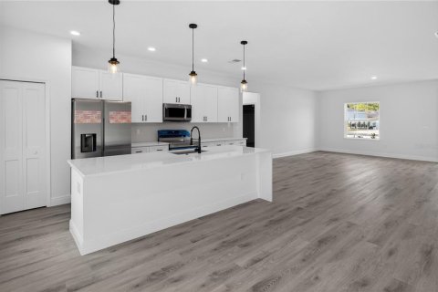 Villa ou maison à louer à Citrus Springs, Floride: 4 chambres, 164.81 m2 № 2150915 - photo 9