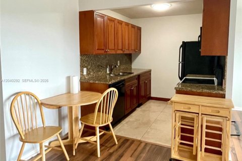 Снять в аренду кондоминиум в Дирфилд-Бич, Флорида 1 спальня, 68.56м2, № 2087180 - фото 8