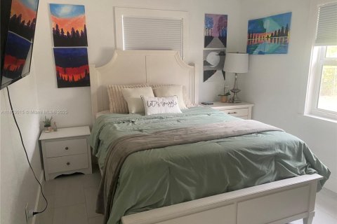 Casa en venta en Naples, Florida, 3 dormitorios, 119.75 m2 № 1934925 - foto 19