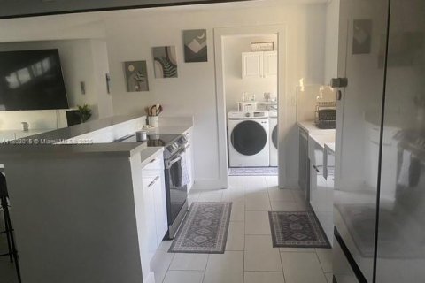 Casa en venta en Naples, Florida, 3 dormitorios, 119.75 m2 № 1934925 - foto 10