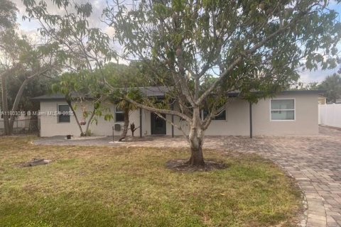 Casa en venta en Naples, Florida, 3 dormitorios, 119.75 m2 № 1934925 - foto 2