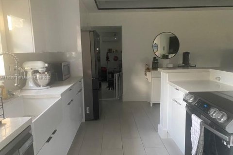 Casa en venta en Naples, Florida, 3 dormitorios, 119.75 m2 № 1934925 - foto 8