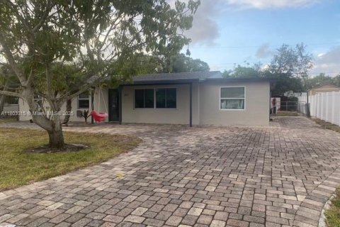 Casa en venta en Naples, Florida, 3 dormitorios, 119.75 m2 № 1934925 - foto 1