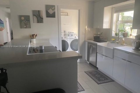 Casa en venta en Naples, Florida, 3 dormitorios, 119.75 m2 № 1934925 - foto 9