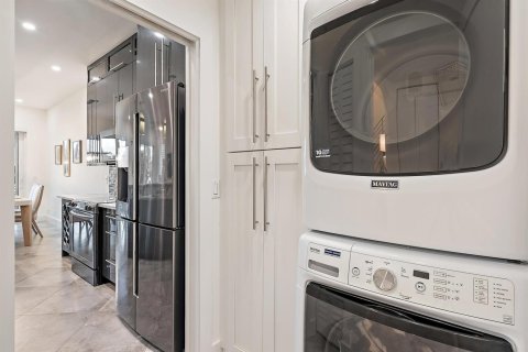 Townhouse in Palm Beach Gardens, Florida 3 bedrooms, 177.44 sq.m. № 2158434 - photo 13